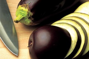 Zeg vaarwel tegen buikvet met auberginewater