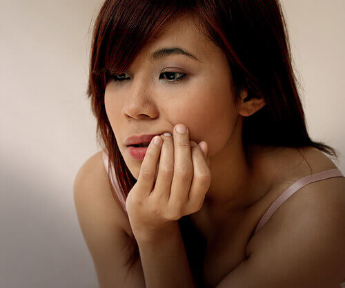 Vrouw heeft last van slechte adem