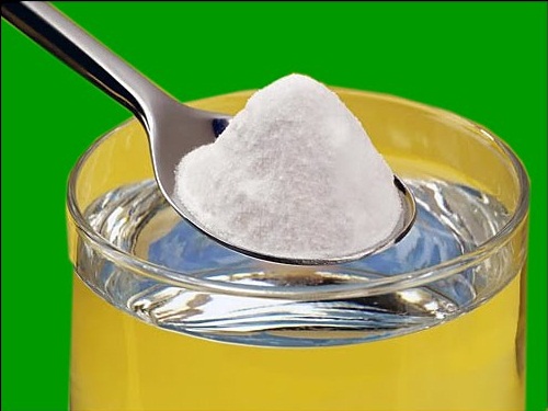 Baking soda op een lepel