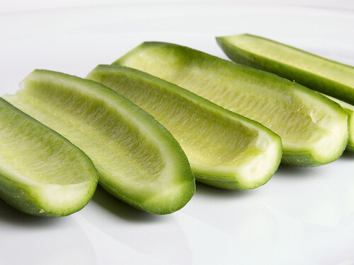 Uitgeholde komkommers zonder zaadjes