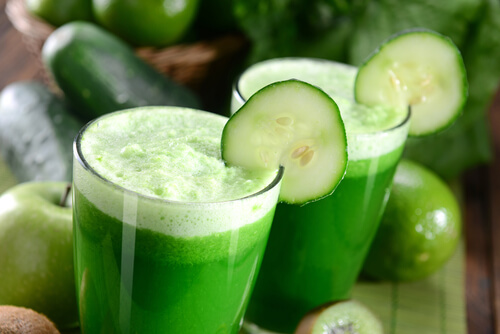 Recepten van cholesterolverlagende sappen met komkommer