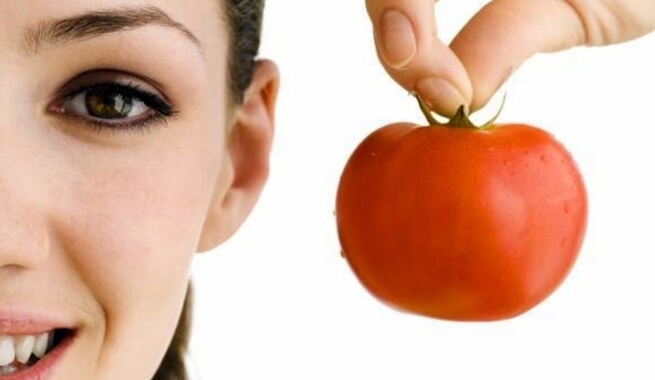 Verstevigende gezichtsmaskers met tomaten