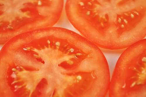 Gebruik tomaat om haaruitval te bestrijden
