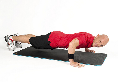 Oefeningen om de huid te verstrakken