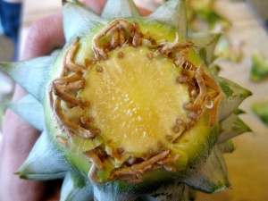 Een opengesneden ananas