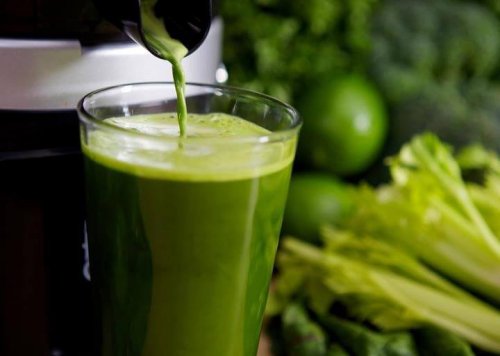 Smoothie met selderij en kiwi