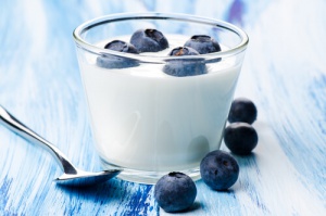 Natuurlijke detox met blauwe bessen en yoghurt
