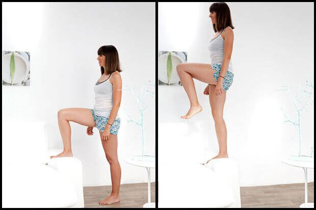 Vrouw doet steps op een stoel