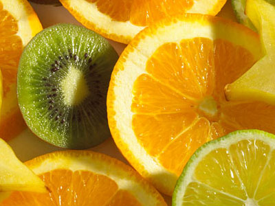 Slijm verwijderen met kiwi en sinaasappel