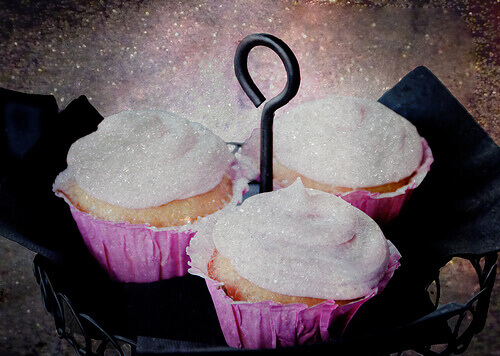Suiker als decoratie voor cupcakes