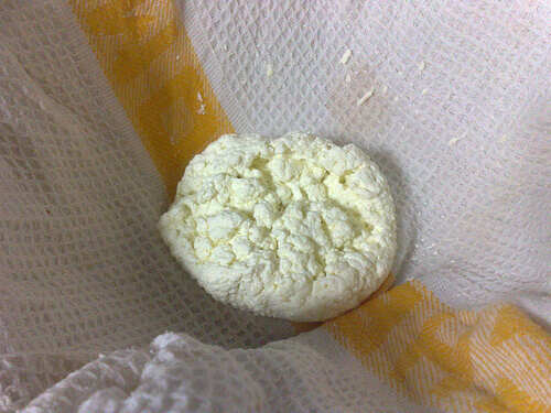 Gestremde kaas of kwark tegen ontstekingen