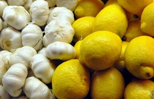 Voordelen van dit geneesmiddel met knoflook en citroen