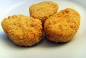 Waar zijn kipnuggets echt van gemaakt?