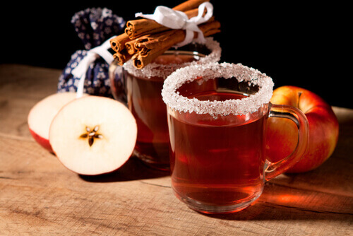 Thee met appel en kaneel