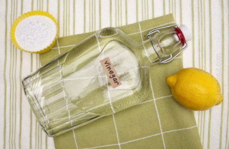 Azijn en citroen om zachte en geurloze handdoeken te krijgen