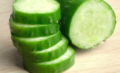 Komkommermasker tegen donkere vlekken