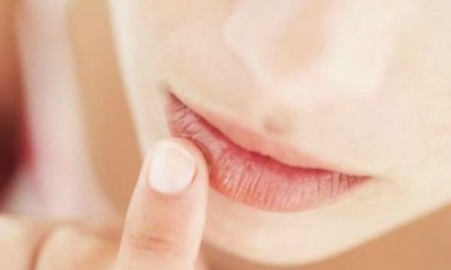 Vicks VapoRub zalf tegen droge lippen