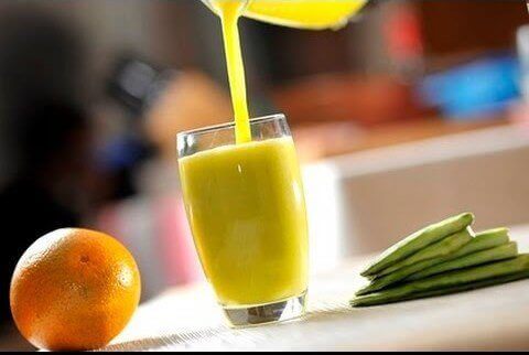 Een sinaasappel smoothie