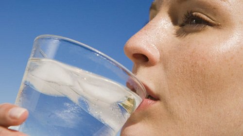 Water om het urinezuurgehalte te verlagen