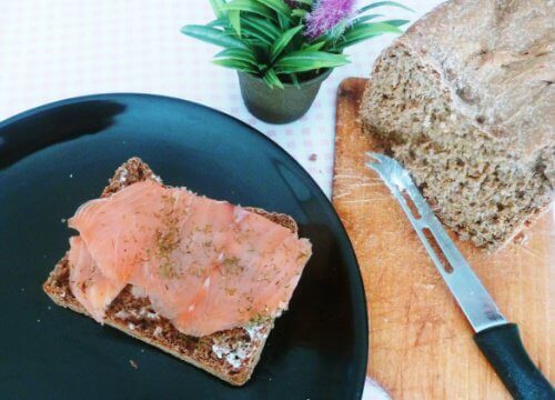 Gerookte zalm op roggebrood