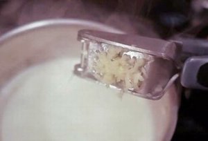 Knoflookmelk: Een magische remedie tegen ischiaspijn