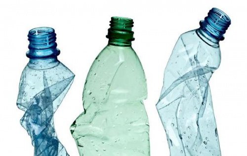 Plastic flessen zijn slecht voor je schildklier