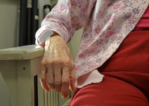 Gebrek aan interesse in of motivatie voor activiteiten waar voorheen van genoten werd kan een van de tekenen van Alzheimer zijn