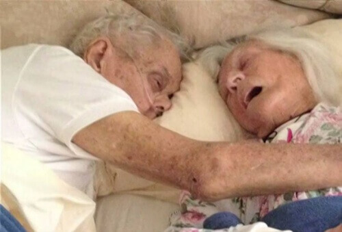 Ware liefde: 75 jaar getrouwd echtpaar sterft in zelfde bed
