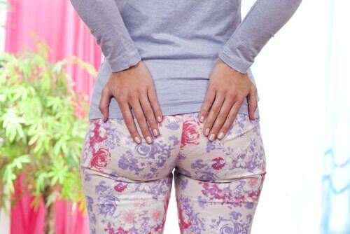 De feiten en hoe aambeien te behandelen