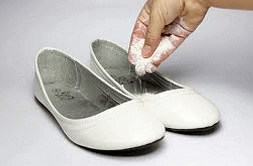 schoenen en poeder