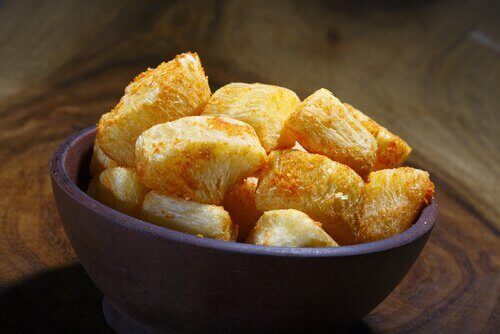 Een bakje met cassave