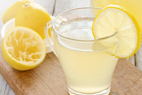 Citroenlimonade om af te vallen