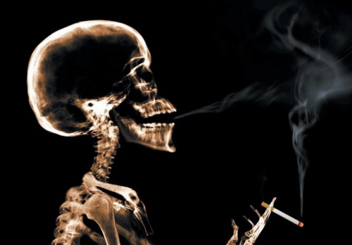 Röntgenfoto van iemand die rookt