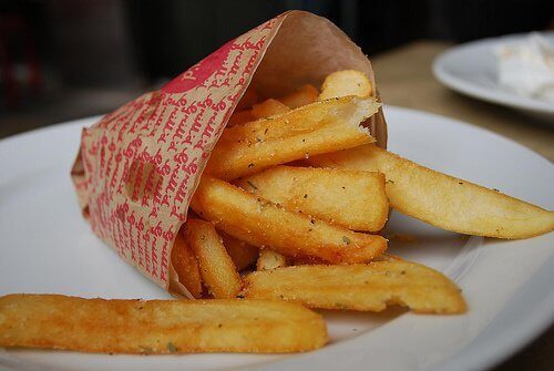 Friet is slecht voor de maag