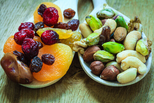 Gedroogd fruit en noten