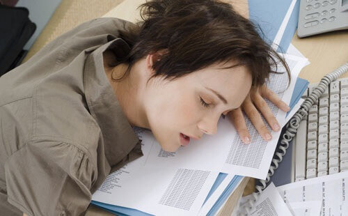 Overwerken kan slapeloosheid veroorzaken
