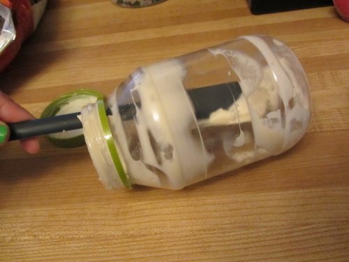 Een leeg pot mayonaise