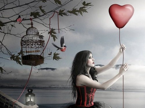vrouw met hartvormige ballon