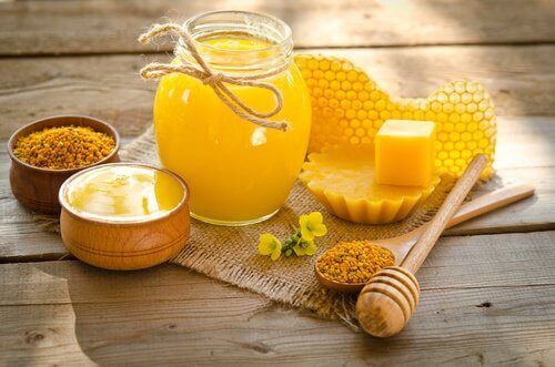 De voordelen van bijenwas in een anti-rimpelcrème