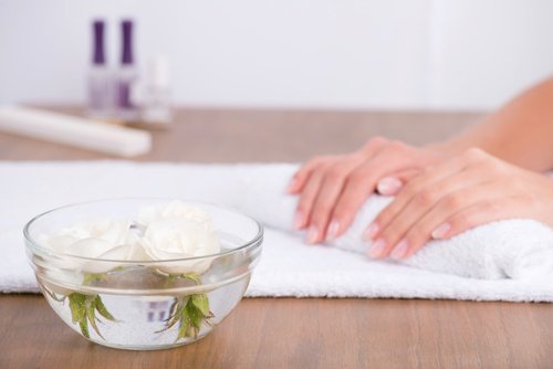 Hoe bereid ik deze behandeling om nagelschimmel te bestrijden