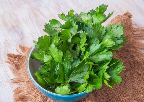 Selderij is een natuurlijke reiniger