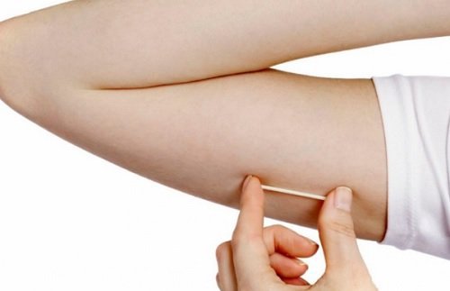 Hormonen tijdens de menstruatie kunnen borstpijn veroorzaken