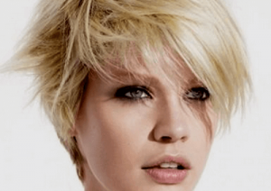 Verander je haarstijl om er jonger uit te zien