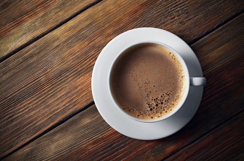 De zes slechtse dingen die je aan je kop koffie kunt toevoegen