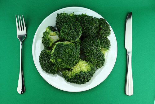 Bord met Broccoli