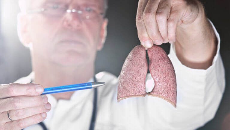 Arts met menselijke longen