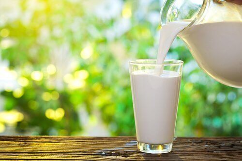 Melk is een van de voedingsmiddelen die stress verminderen