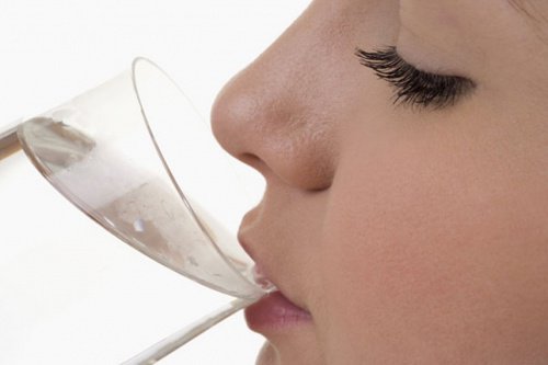 Je moet meer water drinken als je deze 7 tekenen vertoont