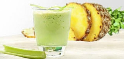 Smoothie met ananas en selderij