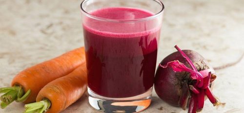 Reinigende smoothie met bieten en wortel